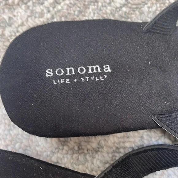 Wedged embellished thong sandals - Picture 2 of 4